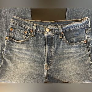 501, distressed, skinny and high waisted Levis